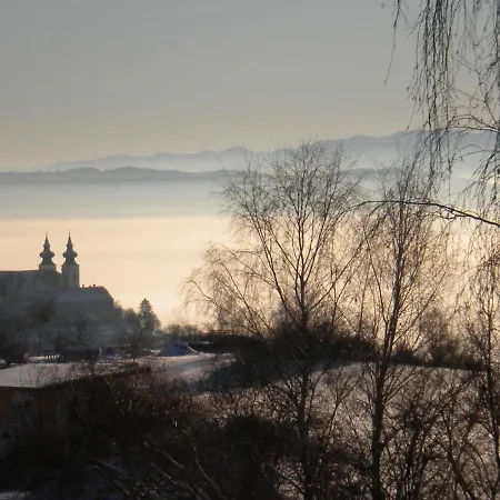 Gaestezimmer Weiss *