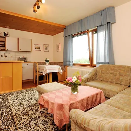 Gaestezimmer Weiss Apartment