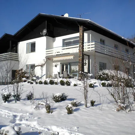 Gaestezimmer Weiss *